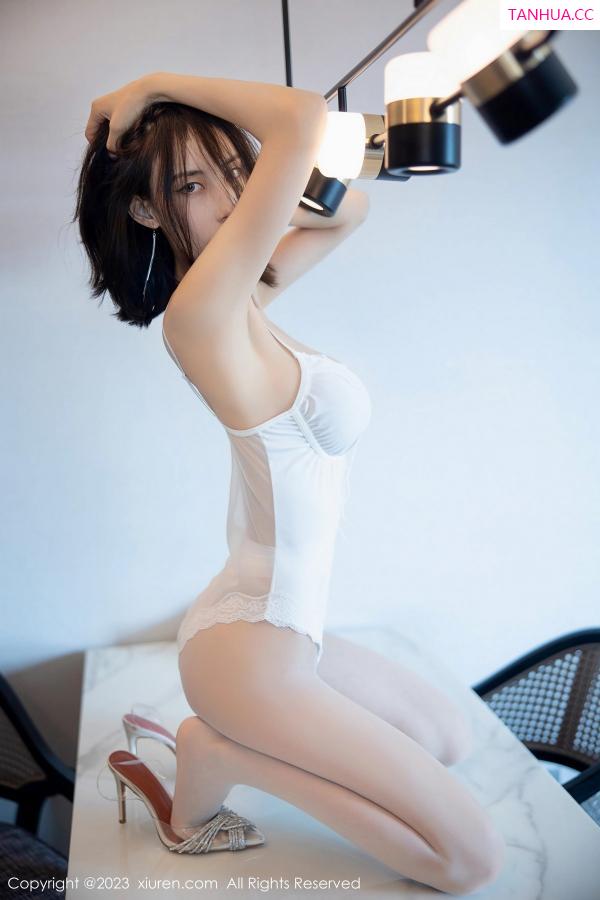   [XiuRen]高清写真图 2023.04.04 No.6522 Lingyu69 丝袜美腿第21张图片
